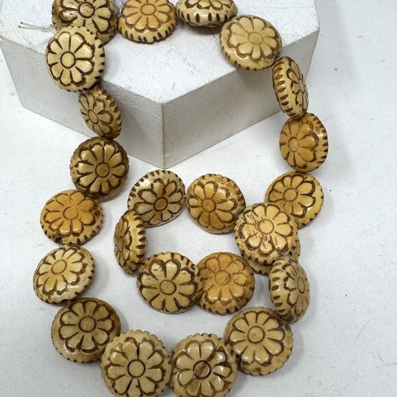 Genuine Bone Beads Flower Design Carved Loose Beads 17mm 24 Beads - Picture 5 of 6